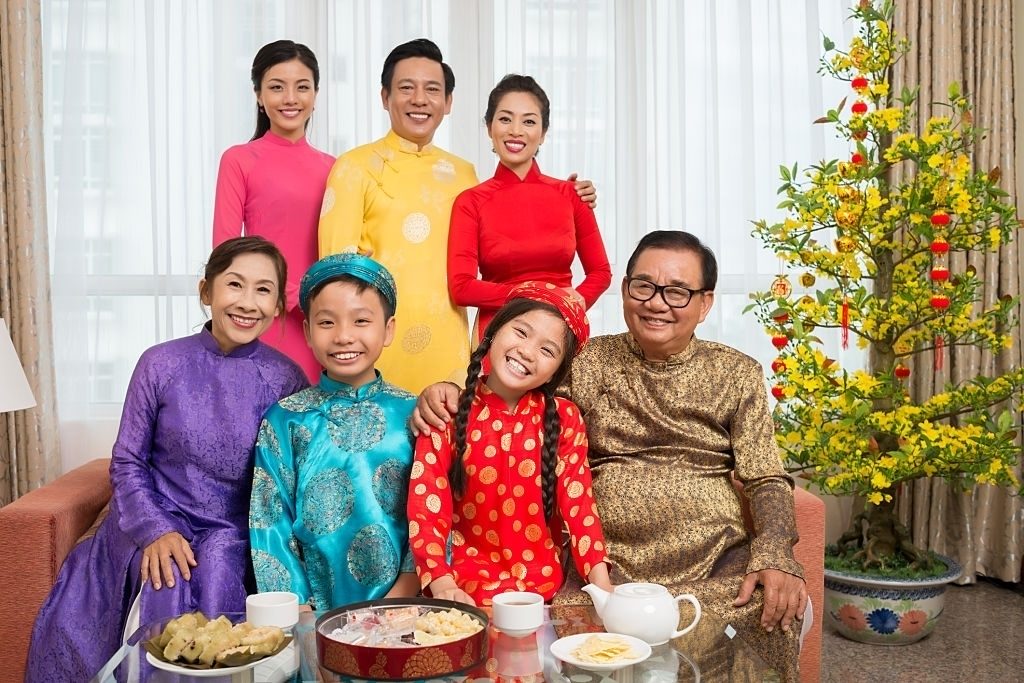 Tet clothes traditional