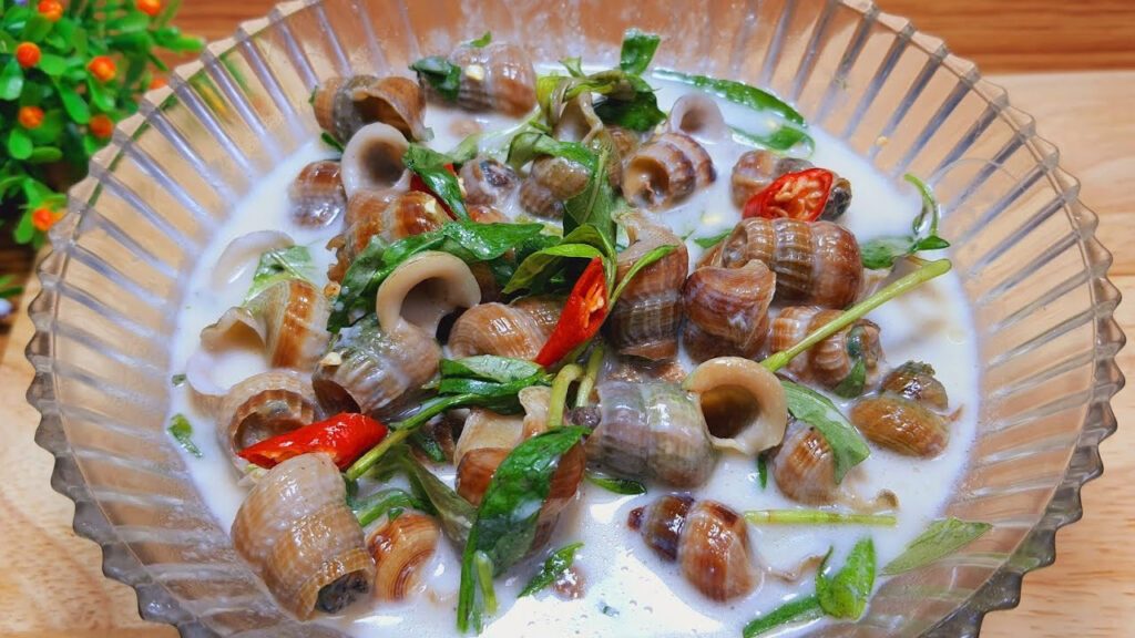 top local street food places in Saigon