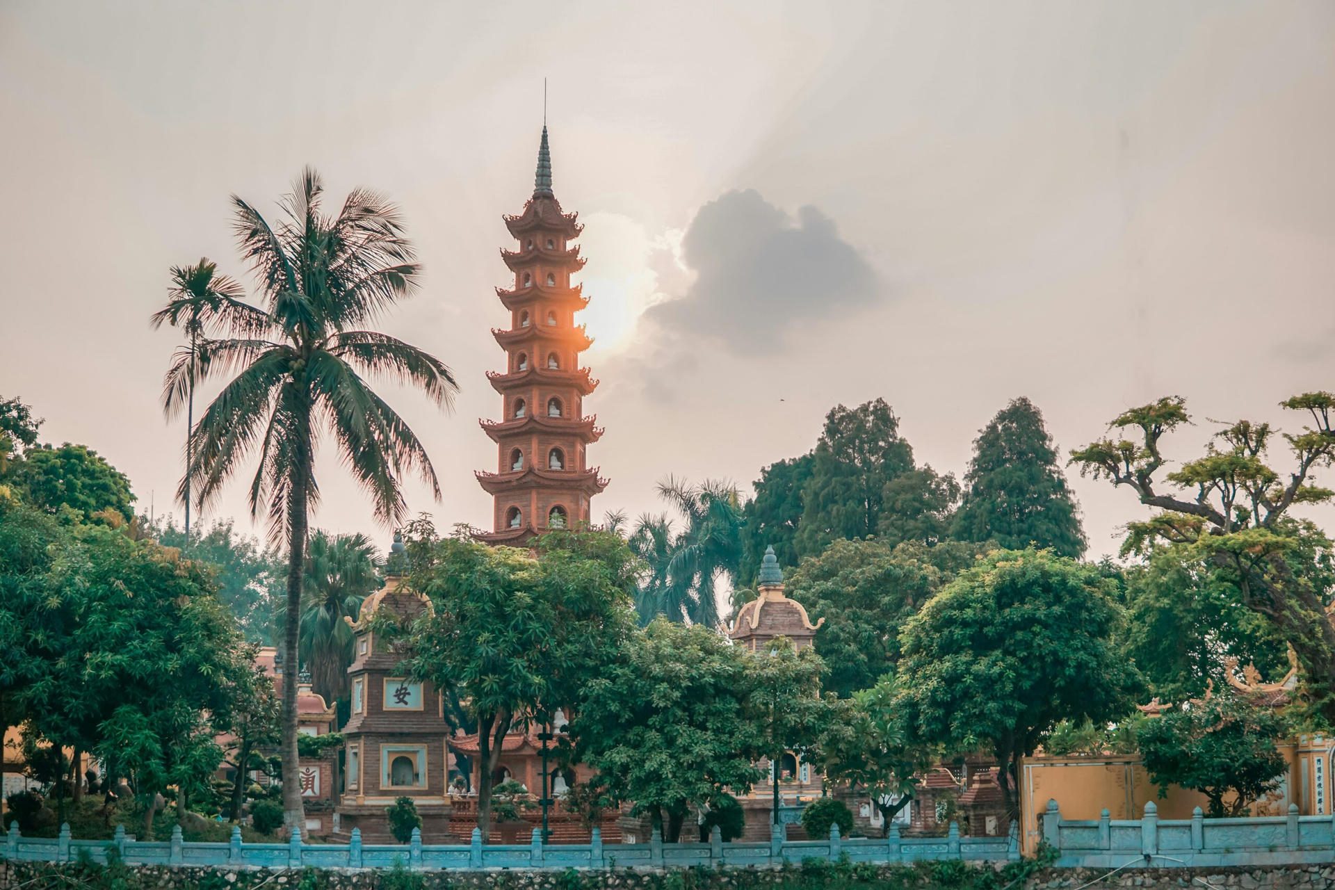 hanoi best time to travel weather