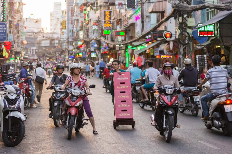 traffic tips in Vietnam