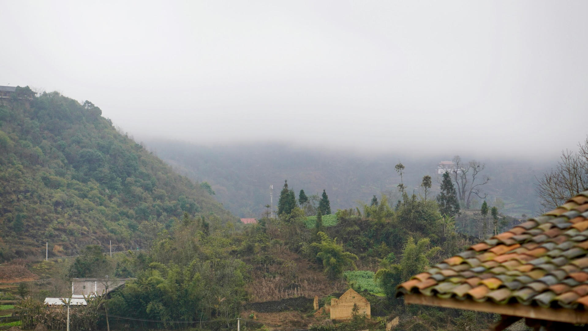 lung cu flag tower