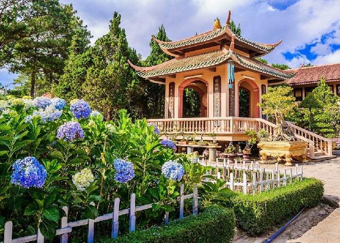 Tuyen Lam Lake