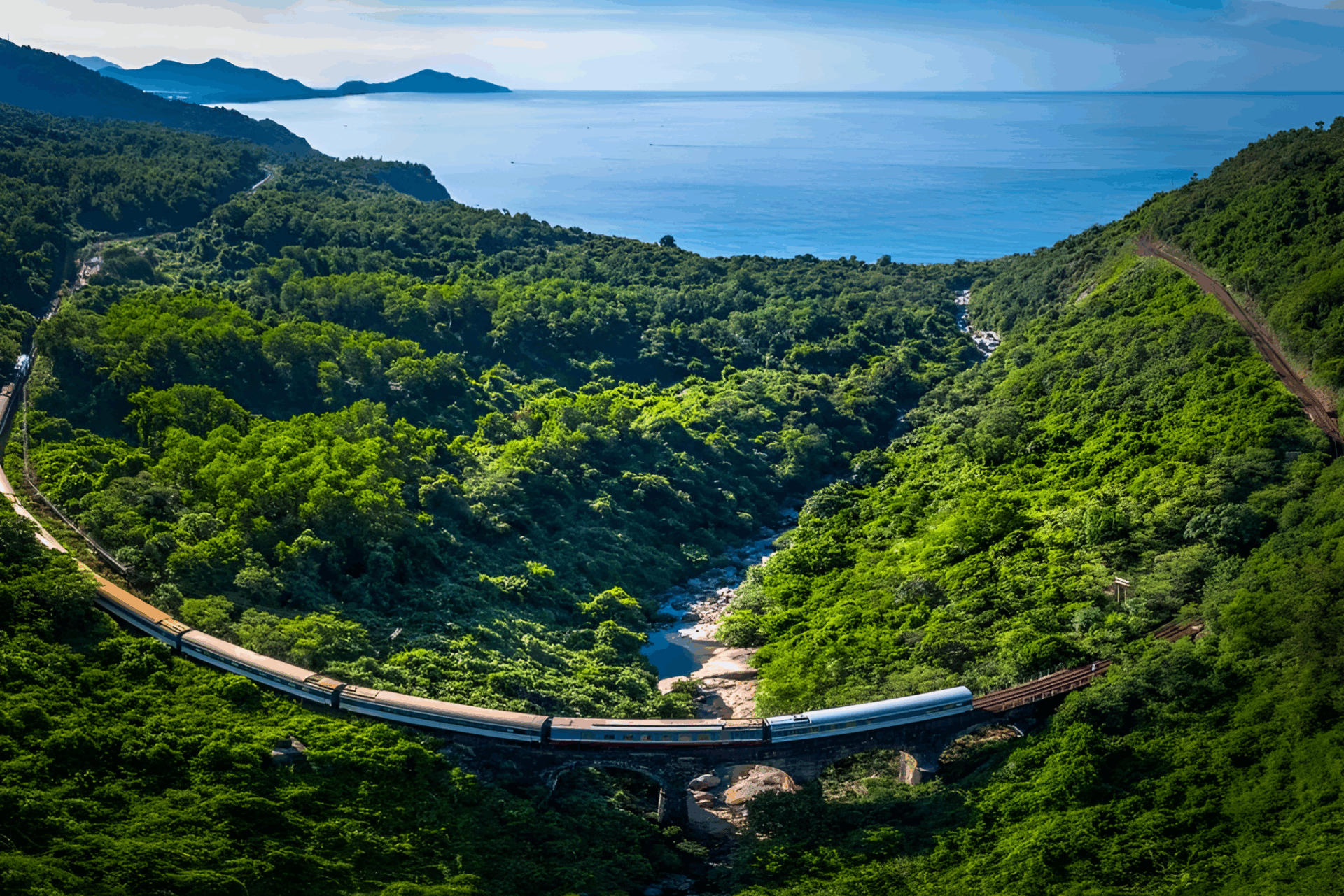 Hai Van Pass_Vietnam Adventure Tours_Jackfruit