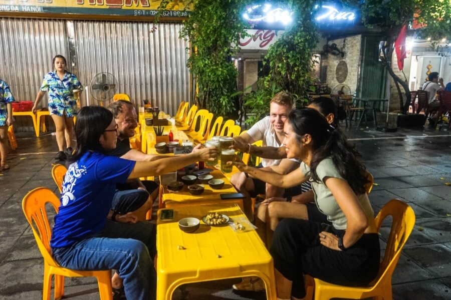 things to do in Hanoi at night