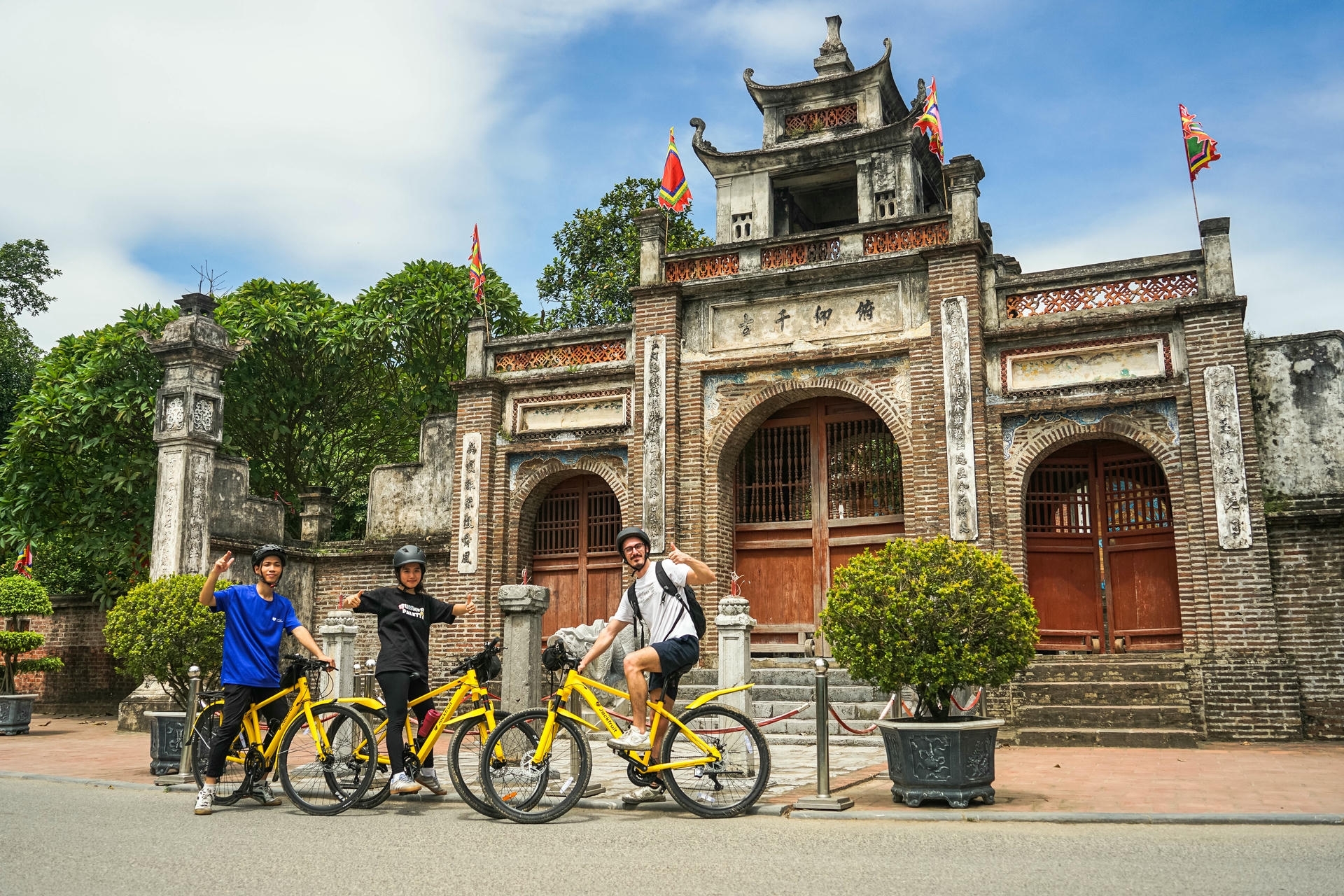 cycling tour ride to the co loa ancient