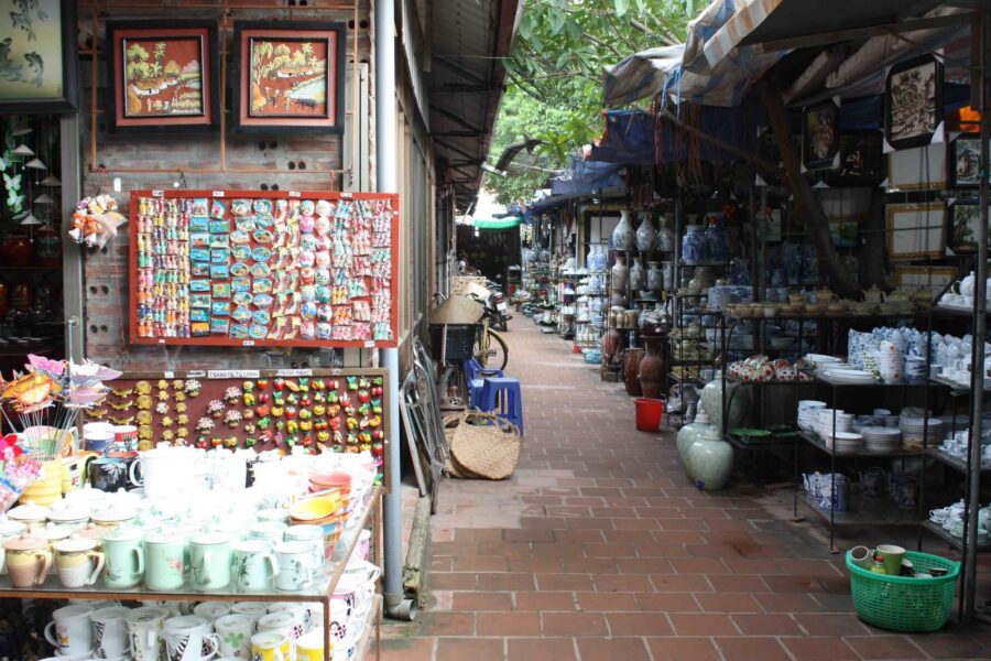 bat trang pottery village