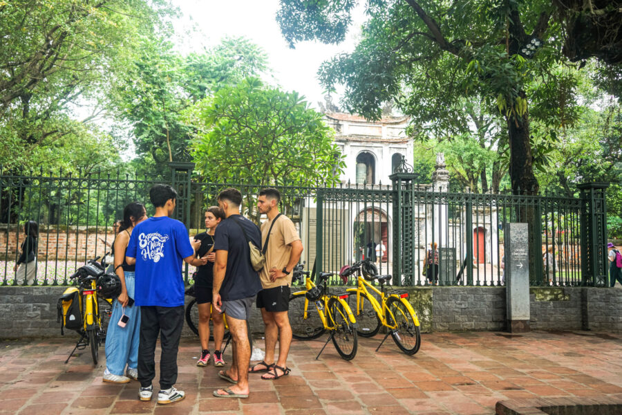 hanoi train street. Is hanoi bigger than saigon ?