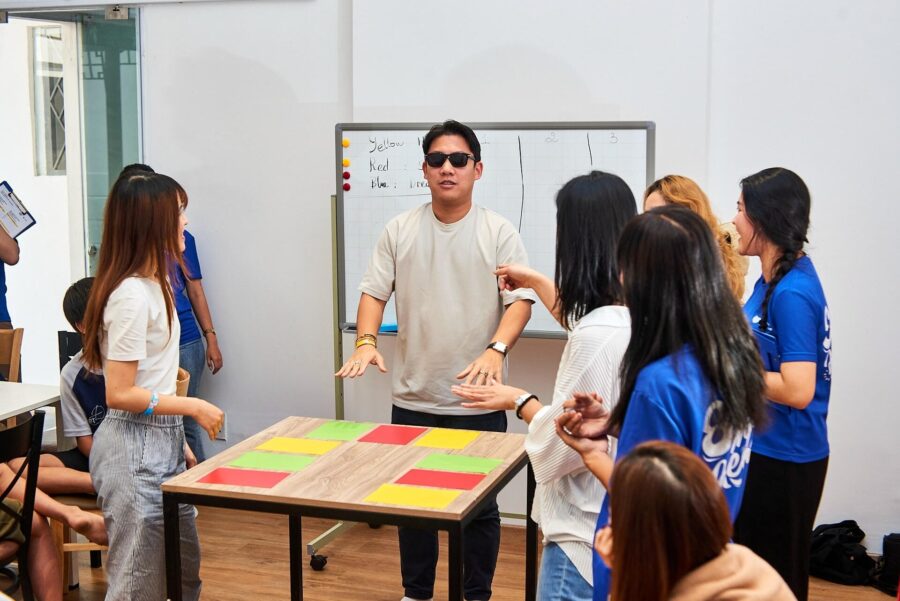 blindfold communication game - team bonding games - Jackfruit