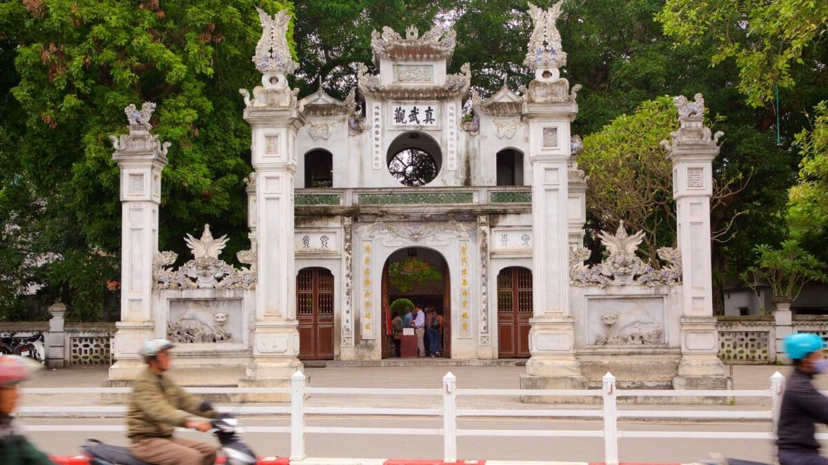 quan thanh temple
