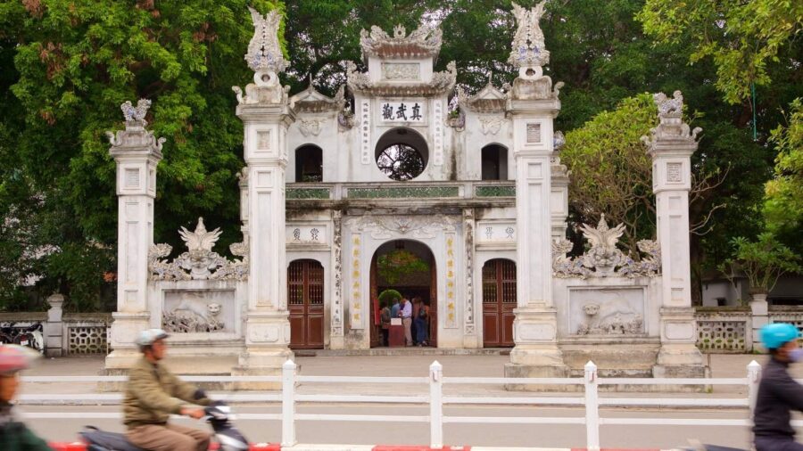 quan thanh temple