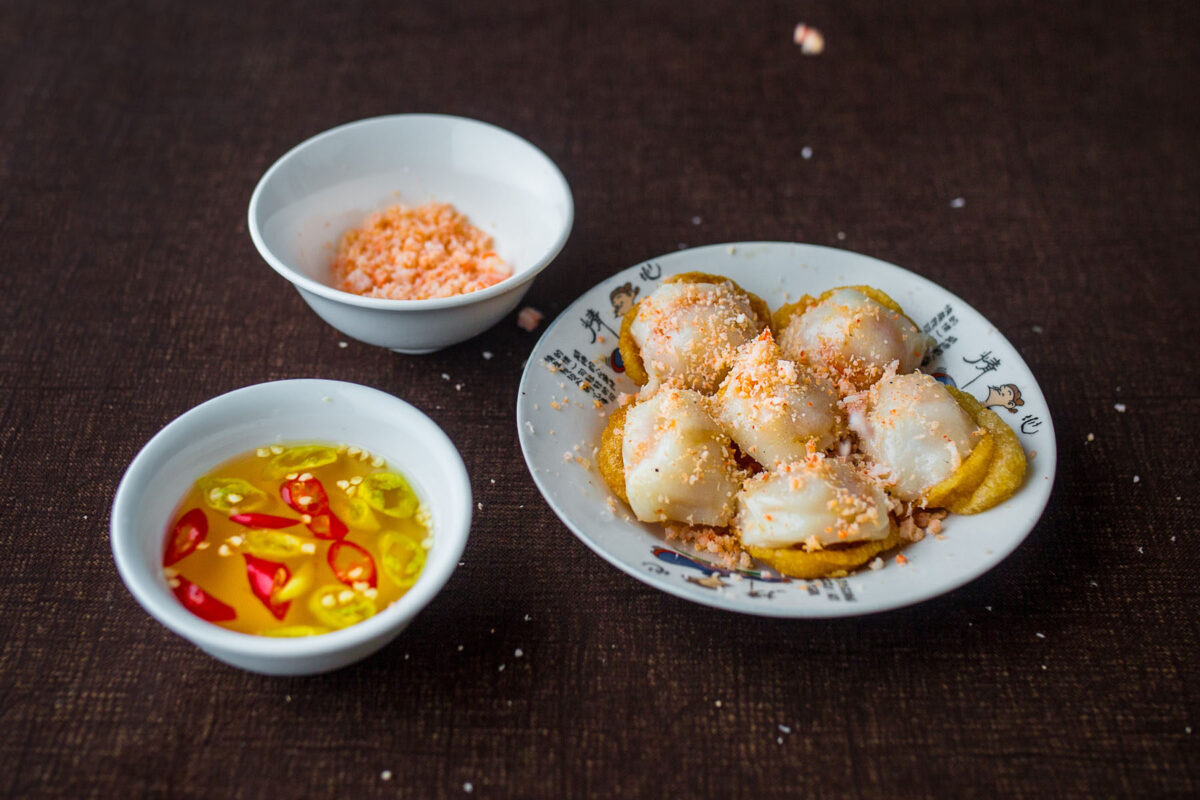 bánh ram ít with crispy rice base, sticky dumpling, shrimp topping, and fish sauce - hue food - Jackfruit