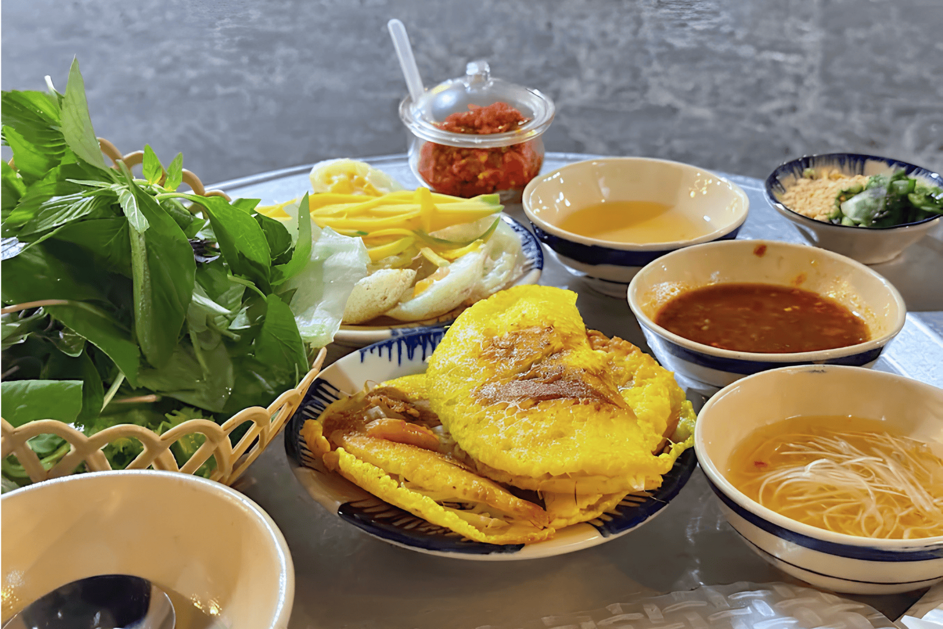 Best banh xeo in Saigon street stall - Da Lat Oi Phu Nhuan - Jackfruit Adventure