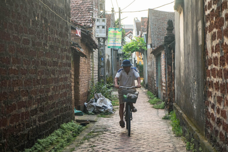 bicycle - duong lam ancient village - Jackfruit Adventure