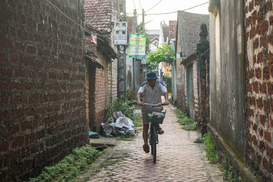 bicycle - duong lam ancient village - Jackfruit Adventure