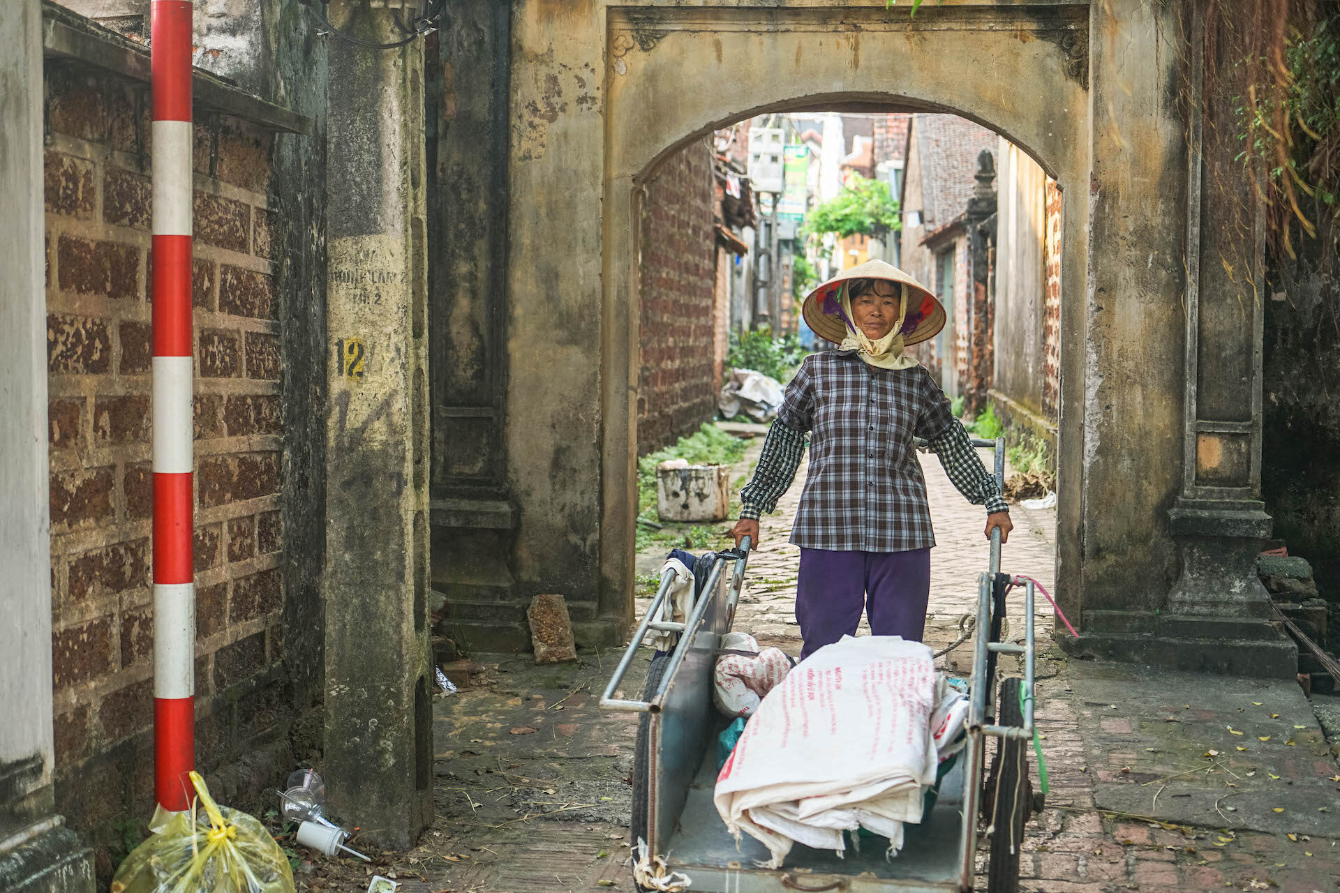 day lua - duong lam ancient village - Jackfruit Adventure
