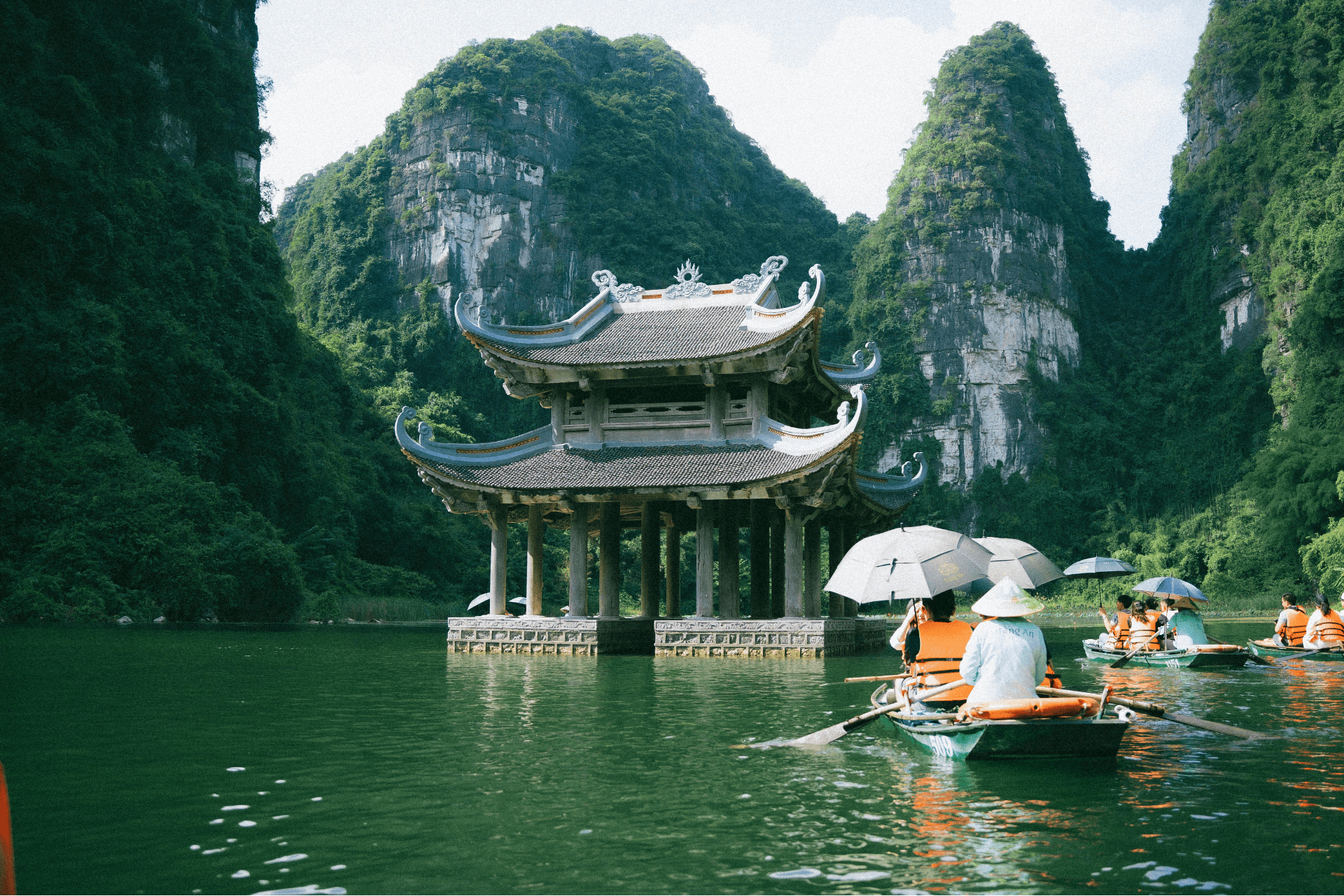 Ninh Binh Trang An boat summer – where to travel in summer Vietnam | Jackfruit Adventure